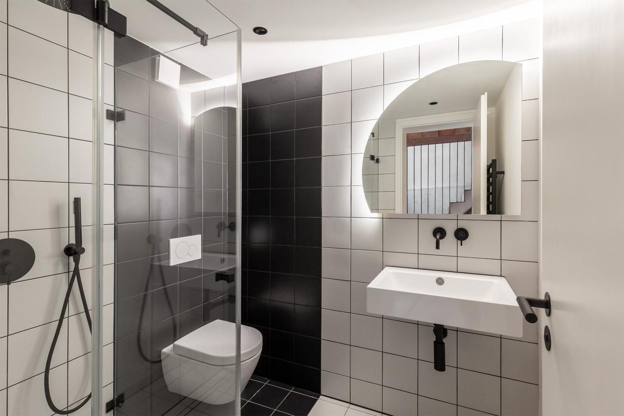 Coolest Apartment In Berlin, Easy Check-In, Close To Center, Black & White Maisonette #6 Buitenkant foto