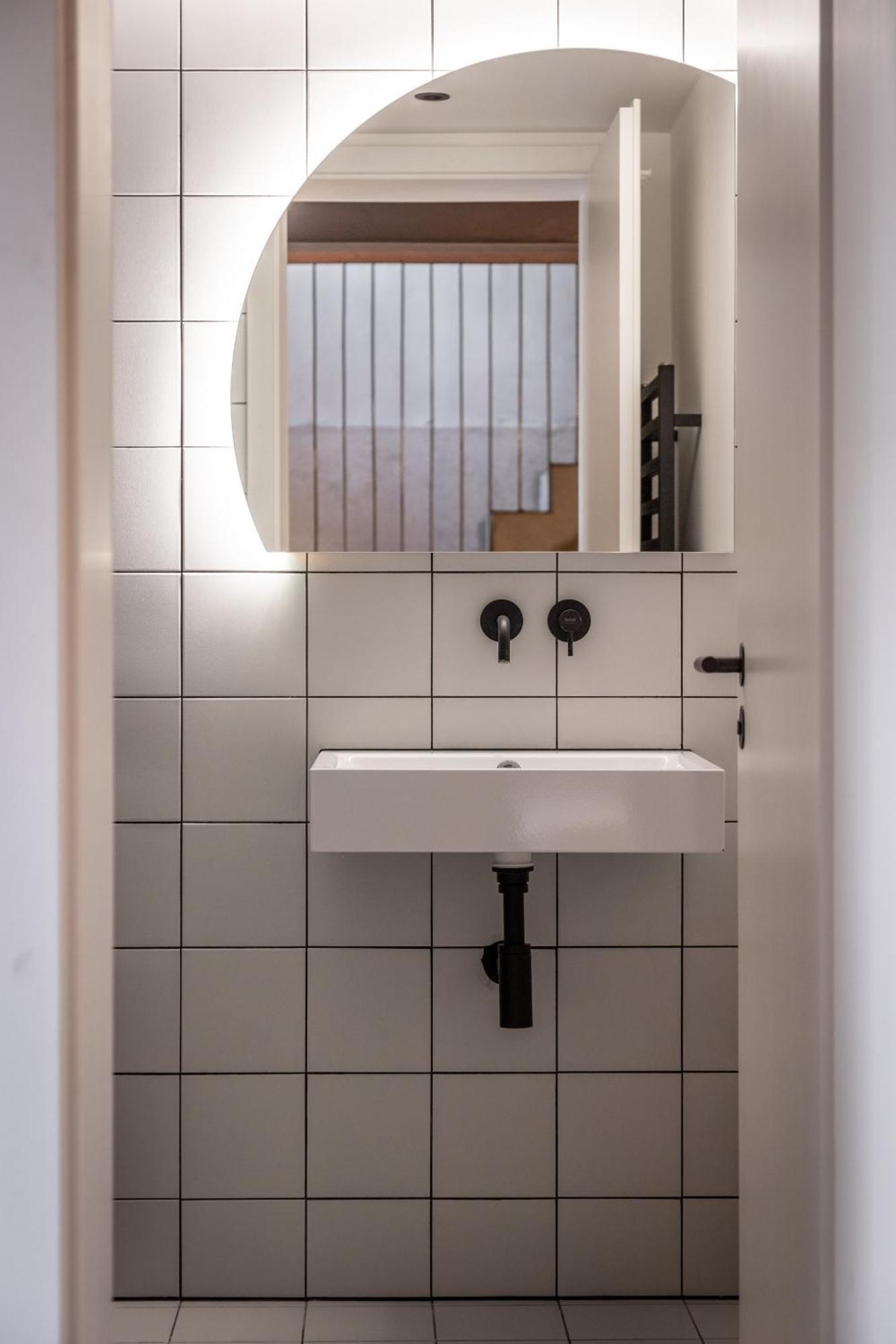 Coolest Apartment In Berlin, Easy Check-In, Close To Center, Black & White Maisonette #6 Buitenkant foto