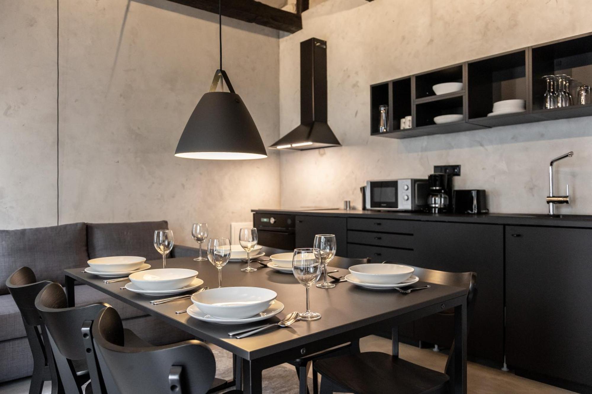 Coolest Apartment In Berlin, Easy Check-In, Close To Center, Black & White Maisonette #6 Buitenkant foto